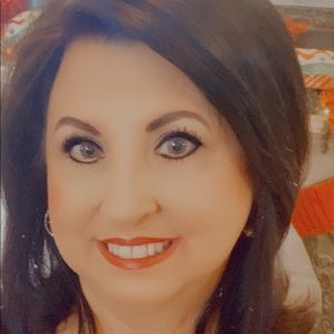 Meet your Posher, Loretta